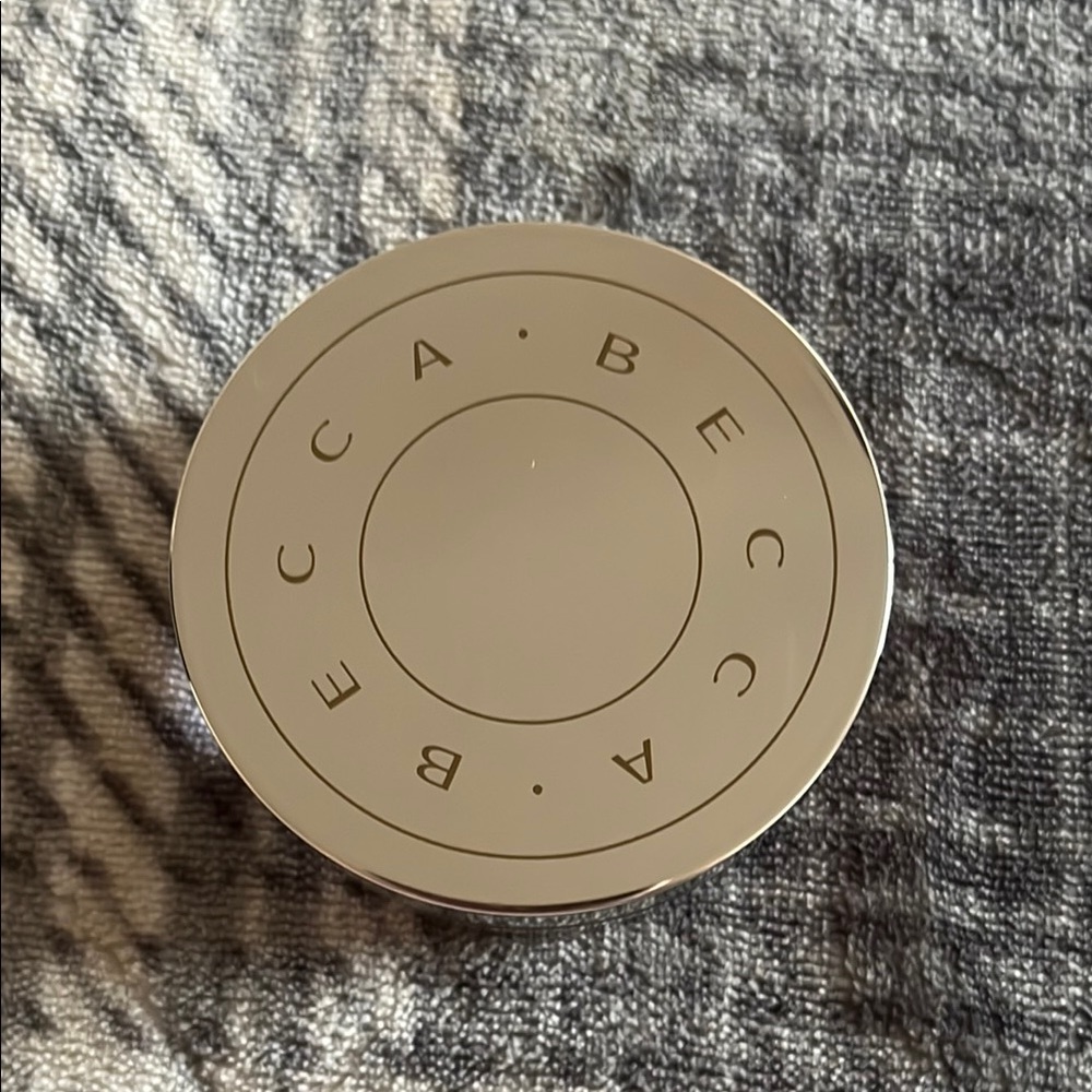 Becca Golden Bronze Hydra-Mist Powder Plus 🎁 gift